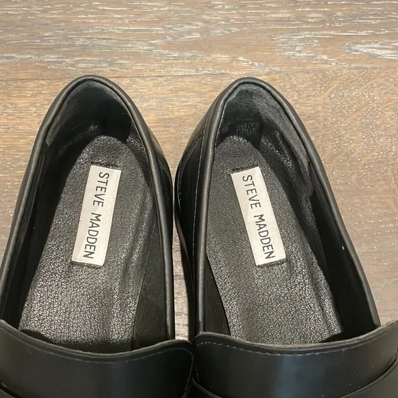 SOLD Steve Madden Loto Loafer - Picture 3 of 7